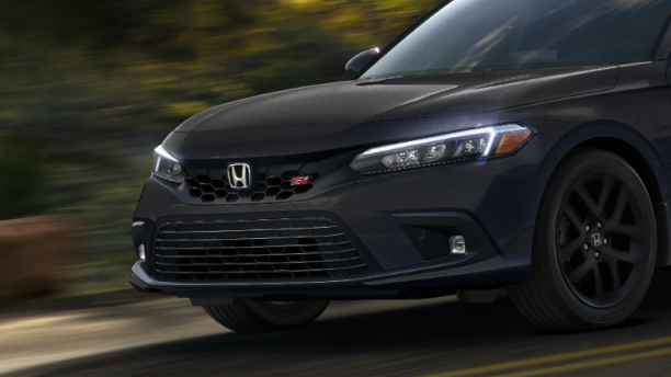 3/4 front view of black Civic Si.